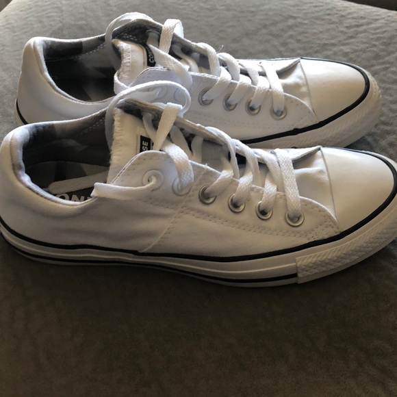 White converse shoes! - Picture 3 of 4